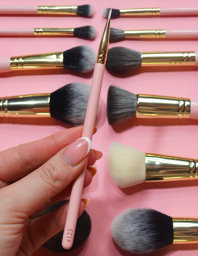 #123 Fine Liner Brush