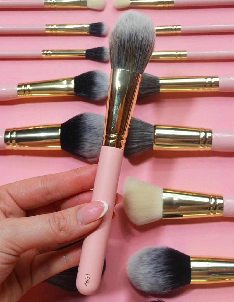 #681 Large Multi-use Face Brush